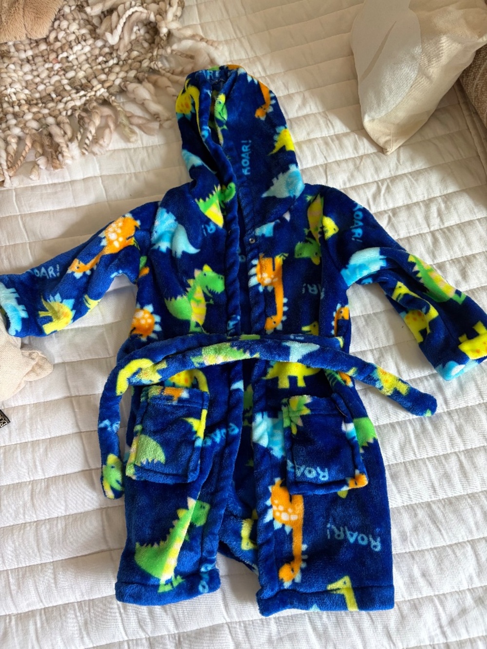 BOY SIZE 2-3 YEARS DINO "ROAR" BATH ROBE